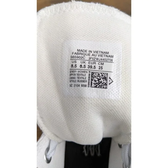 Converse Chuck Taylor All Star Lugged Women's White High Top 8.5 Canvas Sneakers - Picture 13 of 13